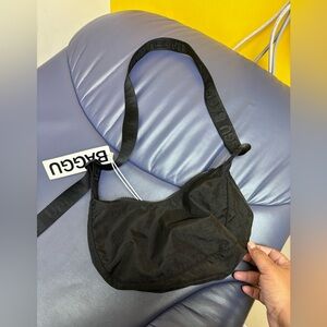 BAGGU - small crescent bag